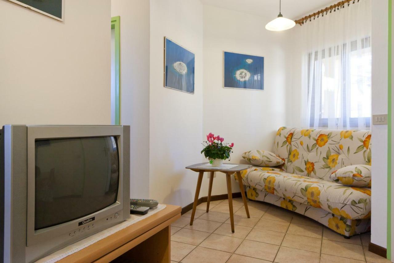 Apartments Redenta Tar-Vabriga 外观 照片