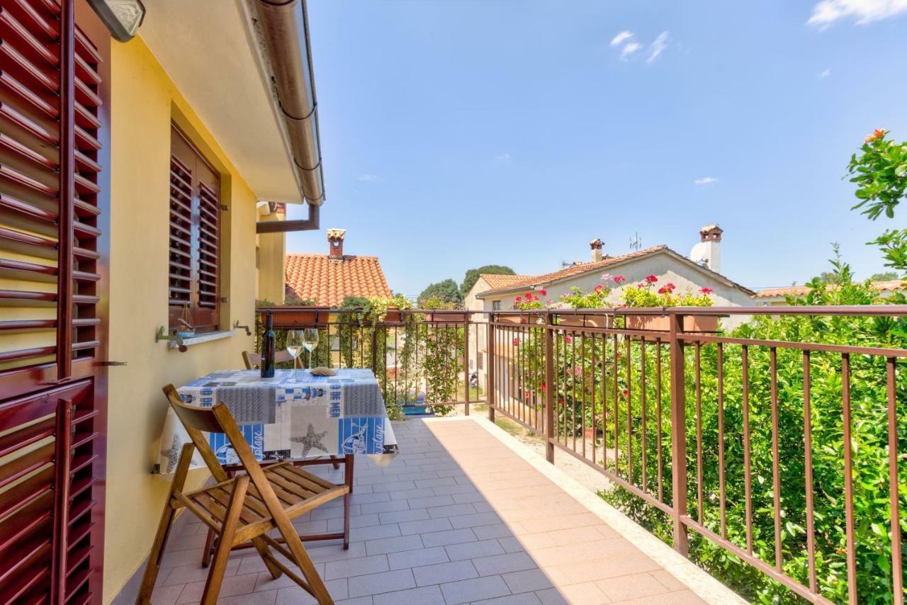 Apartments Redenta Tar-Vabriga 外观 照片