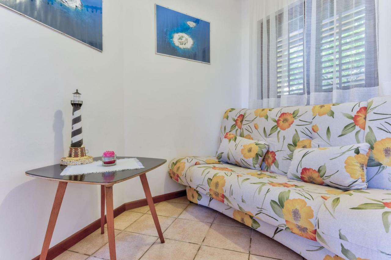 Apartments Redenta Tar-Vabriga 外观 照片